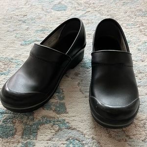 Nearly brand new black leather Dansko clogs